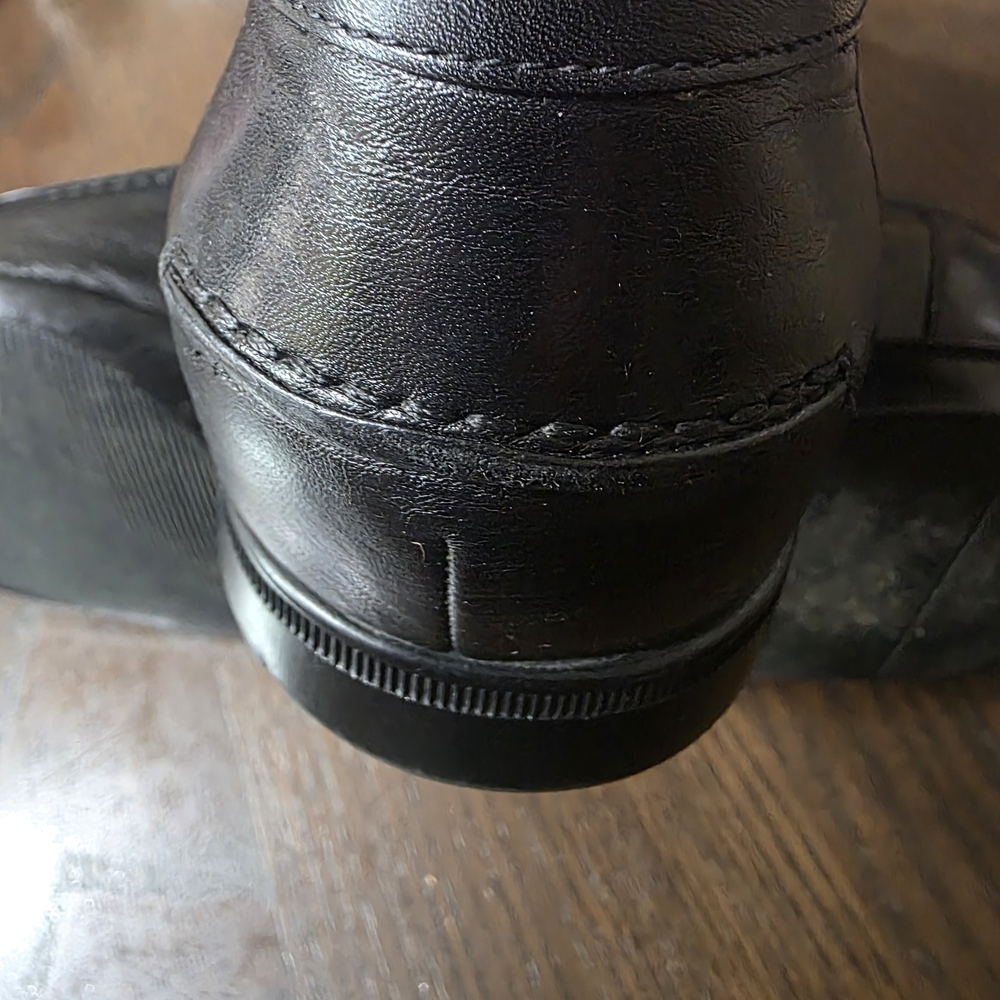 Gucci Black Leather Loafers with Green and Red Stripe - Picture 5 of 6